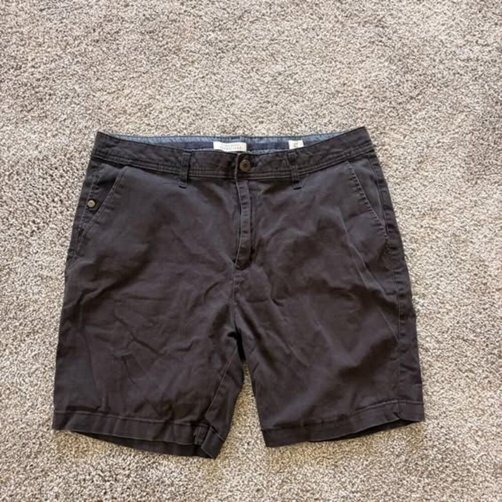 Michael Brandon Essentials Black Chino Shorts - Men's Size 34